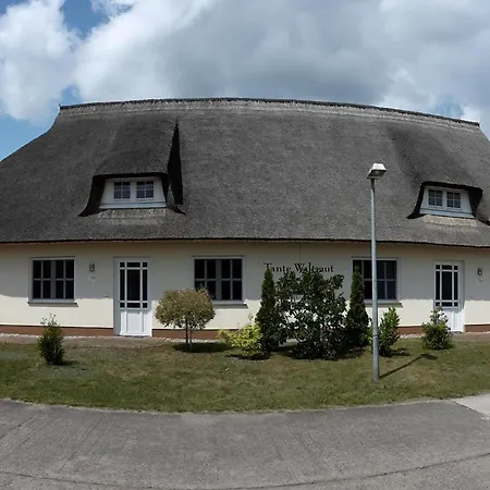 Tante Waltraut In Garz Auf Usedom * Garz (Usedom)